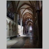 Lincoln Cathedral, Aisle at the east end, photo Tilman2007, Dr. Volkmar Rudolf on Wikipedia.jpg